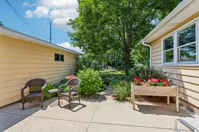 927  Robins Ln, Mukwonago, WI 53149 - Photo 39