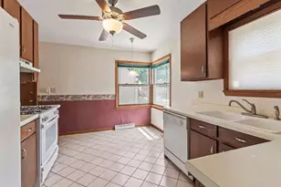 4520 W Fillmore Dr, Milwaukee, WI 53219 - Photo 9
