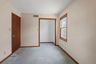 4520 W Fillmore Dr, Milwaukee, WI 53219 - Photo 15