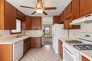 4520 W Fillmore Dr, Milwaukee, WI 53219 - Photo 7