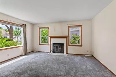 4520 W Fillmore Dr, Milwaukee, WI 53219 - Photo 5