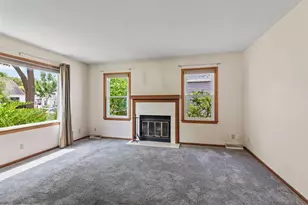 4520 W Fillmore Dr, Milwaukee, WI 53219 - Photo 5