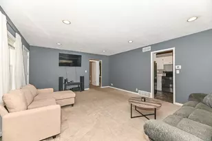 S64W18606 Topaz Dr, Muskego, WI 53150 - Photo 7