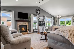 N8121 Badger Ln, Farmington, WI 54644 - Photo 5