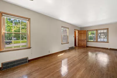 N84W16278  Donald Ave, Menomonee Falls, WI 53051 - Photo 5