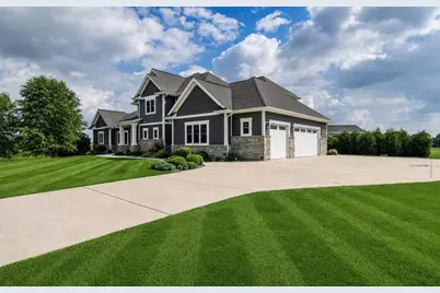 S109W24935  Overlook Dr, Vernon, WI 53149 - Photo 3