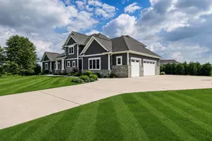 S109W24935 Overlook Dr, Vernon, WI 53149 - Photo 3