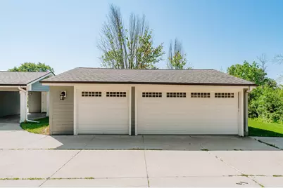 18995 W Norwood Dr, New Berlin, WI 53146 - Photo 11