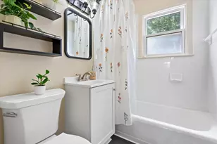 W166N8425 Dardis Ave, Menomonee Falls, WI 53051 - Photo 9