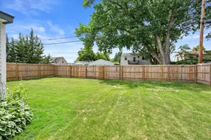 W166N8425 Dardis Ave, Menomonee Falls, WI 53051 - Photo 19