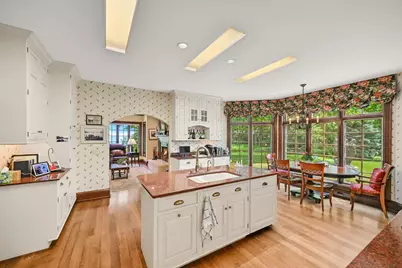 11602 N Shorecliff Ln, Mequon, WI 53092 - Photo 17