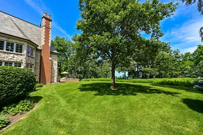11602 N Shorecliff Ln, Mequon, WI 53092 - Photo 51