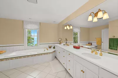 11602 N Shorecliff Ln, Mequon, WI 53092 - Photo 33