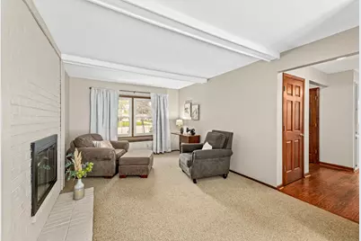 128  Audubon Ct, Grafton, WI 53024 - Photo 9