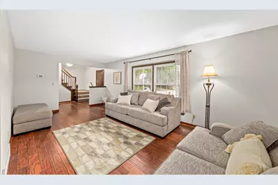 128  Audubon Ct, Grafton, WI 53024 - Photo 3
