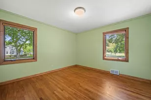 9091 N Pelham Pkwy, Bayside, WI 53217 - Photo 19