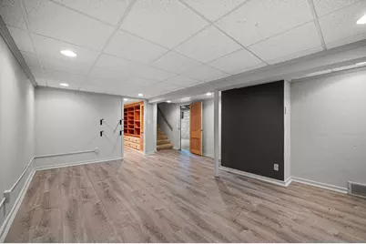 9091 N Pelham Pkwy, Bayside, WI 53217 - Photo 27