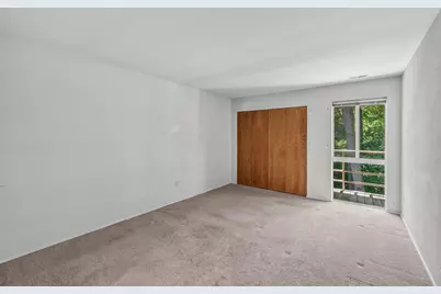817 W Puetz Rd, Oak Creek, WI 53154 - Photo 5
