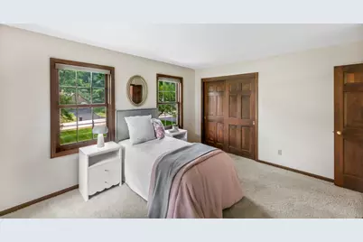 290  Fieldstone Rd, Delafield, WI 53018 - Photo 37
