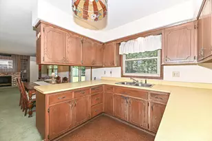 146 Perry Ave, Racine, WI 53406 - Photo 25