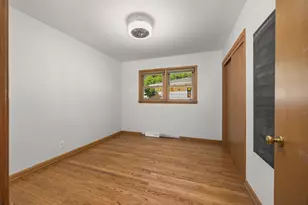 7222 Enfield Ave, Greendale, WI 53129 - Photo 21