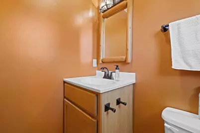 326  Woodlawn Ave, Racine, WI 53105 - Photo 25