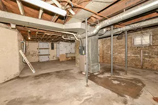 2321 S 26th St, Milwaukee, WI 53215 - Photo 25