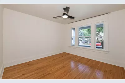 2321 S 26th St, Milwaukee, WI 53215 - Photo 7