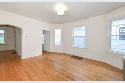 2321 S 26th St, Milwaukee, WI 53215 - Photo 11