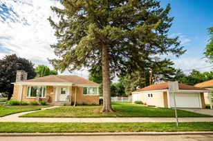 4501 Graceland Blvd, Racine, WI 53405 - Photo 7