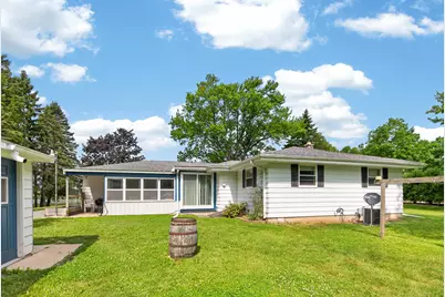 3174  Division Rd, Jackson, WI 53037 - Photo 33