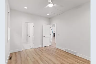 4192 E Lake Vista Blvd, Oak Creek, WI 53154 - Photo 17