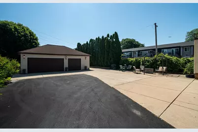 4270 S Nicholson Ave, Saint Francis, WI 53235 - Photo 29