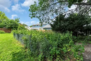 3857 S 35th St, Greenfield, WI 53221 - Photo 57