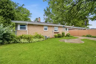 W171N8437 Allen Ave, Menomonee Falls, WI 53051 - Photo 31