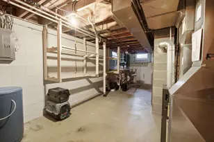 W171N8437 Allen Ave, Menomonee Falls, WI 53051 - Photo 23