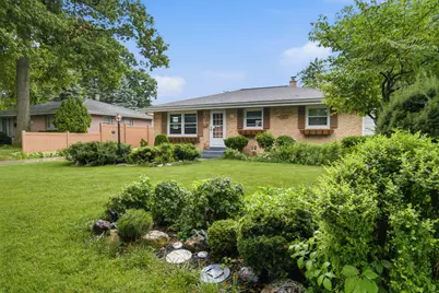 W171N8437  Allen Ave, Menomonee Falls, WI 53051 - Photo 35