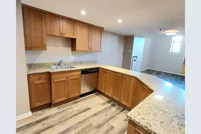 270 E Highland Ave #812, Milwaukee, WI 53202 - Photo 3