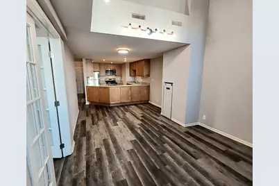 270 E Highland Ave #812, Milwaukee, WI 53202 - Photo 5