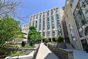 270 E Highland Ave, Milwaukee, WI 53202 - Photo 25