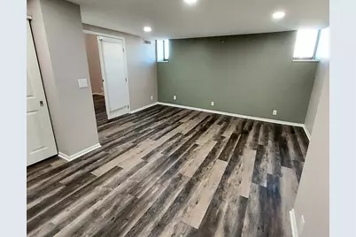270 E Highland Ave #812, Milwaukee, WI 53202 - Photo 9