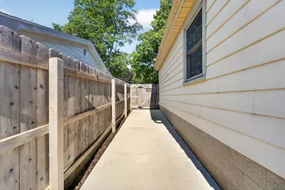 216 S Elmwood Ave, Burlington, WI 53105 - Photo 27