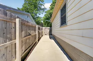 216 S Elmwood Ave, Burlington, WI 53105 - Photo 27