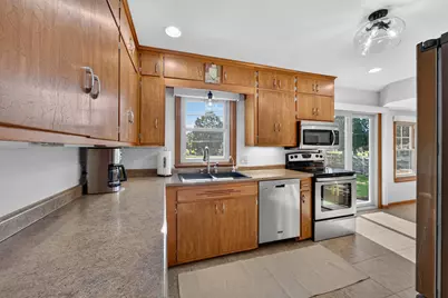 216 S Elmwood Ave, Burlington, WI 53105 - Photo 7
