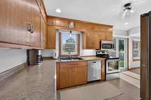 216 S Elmwood Ave, Burlington, WI 53105 - Photo 7