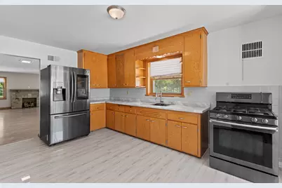 3031 S 33rd St, Milwaukee, WI 53215 - Photo 13