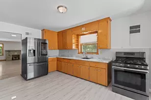 3031 S 33rd St, Milwaukee, WI 53215 - Photo 13