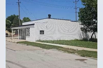 1135  Chatham St, Racine, WI 53402 - Photo 3