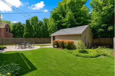 6931 N Belmont Ln, Fox Point, WI 53217 - Photo 3