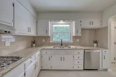8486 N 51st St, Brown Deer, WI 53223 - Photo 11